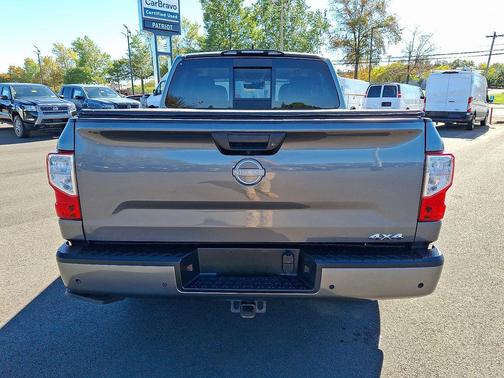 2023 Nissan Titan SV