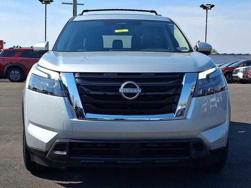 Brilliant Silver Metallic 2025 Nissan Pathfinder SV 4WD