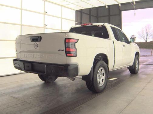 2024 Nissan Frontier S