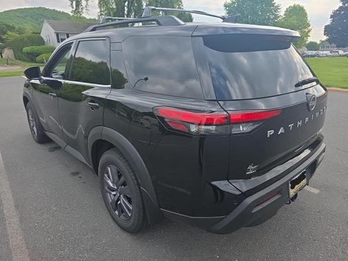 Super Black 2023 Nissan Pathfinder SV 4WD