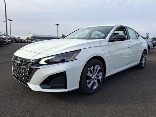 2025 Nissan Altima S FWD