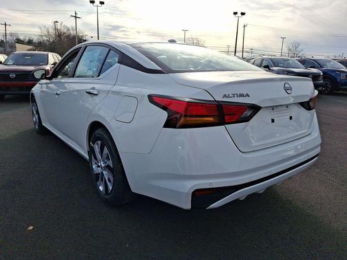 2025 Nissan Altima S FWD