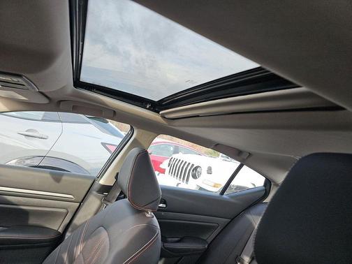 2024 Nissan Altima SR FWD