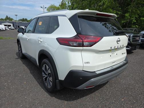 Pearl White Tricoat 2023 Nissan Rogue SV