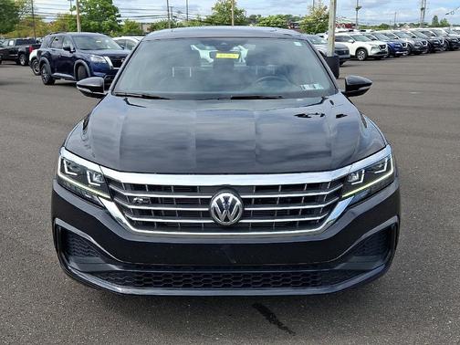 Deep Black 2021 Volkswagen Passat 2.0T R-Line