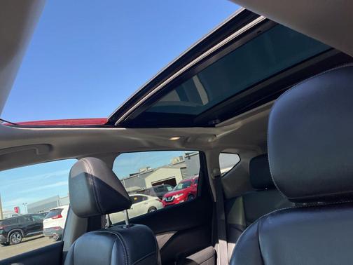Cayenne Red Metallic 2018 Nissan Murano SL