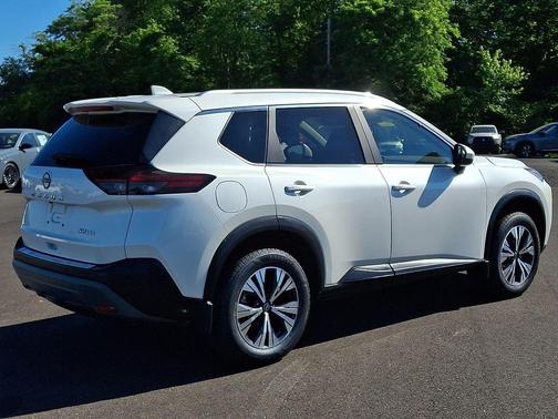 Pearl White Tricoat 2023 Nissan Rogue SV