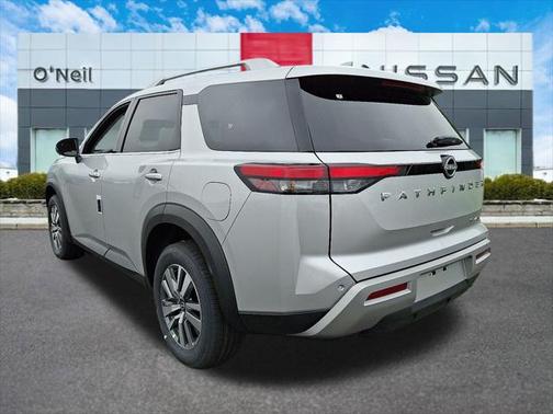 2025 Nissan Pathfinder SL 4WD