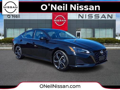 Super Black 2023 Nissan Altima SR FWD