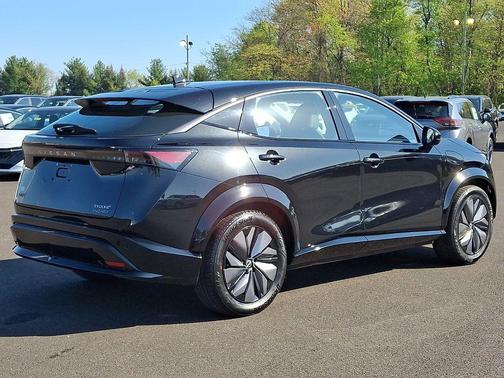 Black Diamond Pearl 2024 Nissan ARIYA EVOLVE+