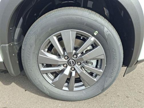 2025 Nissan Pathfinder S 4WD