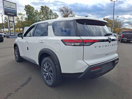 2025 Nissan Pathfinder S 4WD