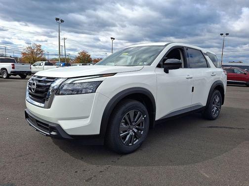 2025 Nissan Pathfinder S 4WD