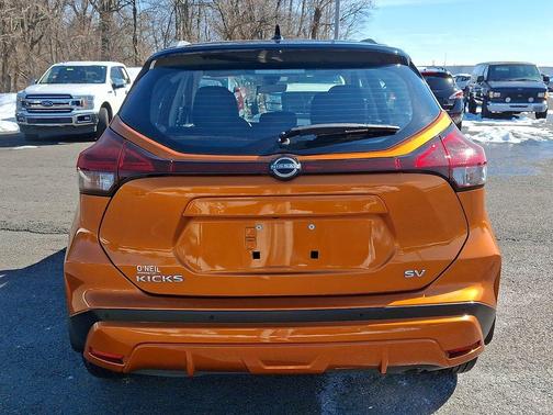 Monarch Orange Metallic/Super Black 2022 Nissan Kicks SV