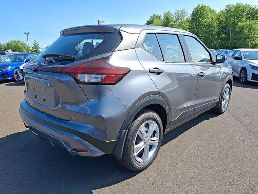 2025 Nissan Kicks S