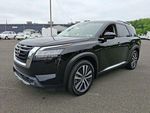 2022 Nissan Pathfinder Platinum 4WD