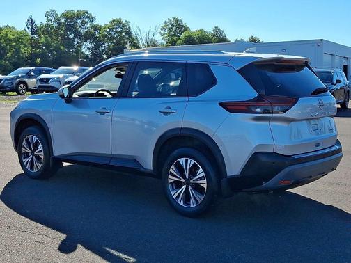 Brilliant Silver Metallic 2023 Nissan Rogue SV