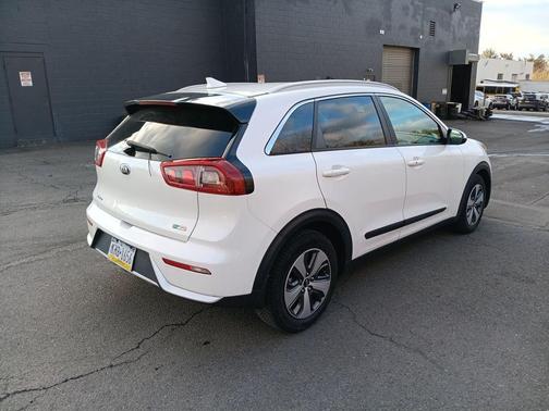 2017 Kia Niro LX