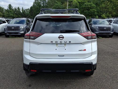Everest White Pearl Tricoat 2026 Nissan Rogue Rock Creek