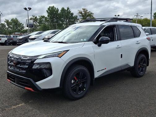Everest White Pearl Tricoat 2026 Nissan Rogue Rock Creek