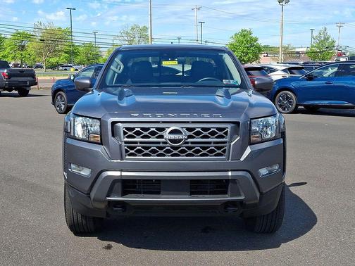 Gun Metallic 2023 Nissan Frontier SV