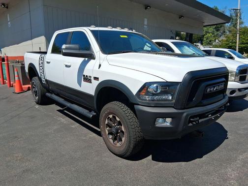 Bright White Clearcoat 2018 RAM 2500 Power Wagon
