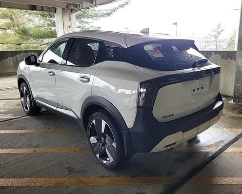 2025 Nissan Kicks SR