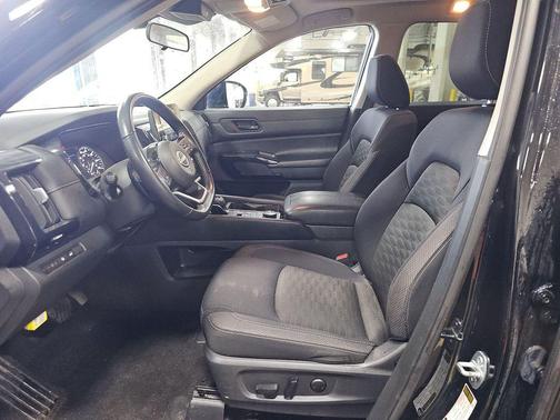 2023 Nissan Pathfinder SV 4WD