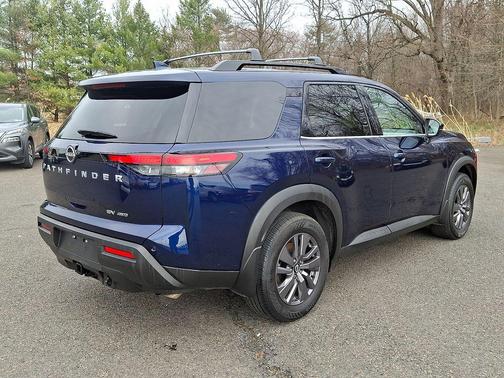 2023 Nissan Pathfinder SV 4WD