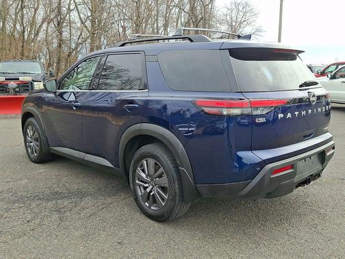 2023 Nissan Pathfinder SV 4WD