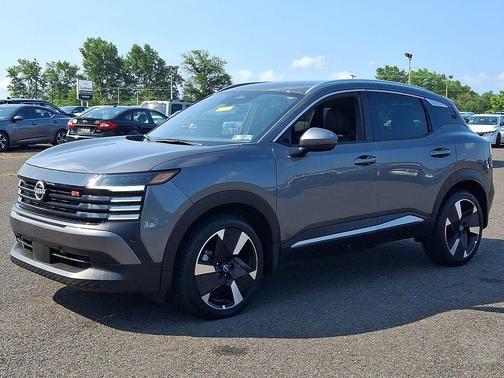 Gun Metallic 2025 Nissan Kicks SR