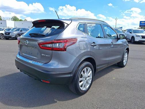 2022 Nissan Rogue Sport SV