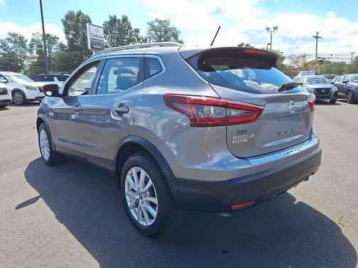 2022 Nissan Rogue Sport SV