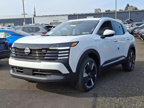 2025 Nissan Kicks SR