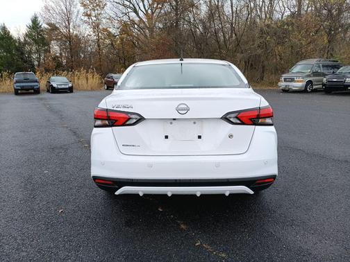 2023 Nissan Versa 1.6 S