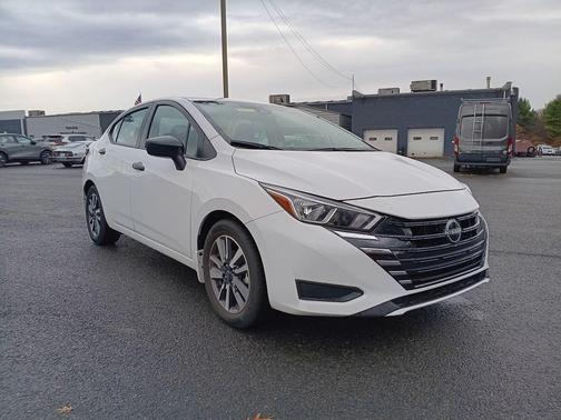 2023 Nissan Versa 1.6 S