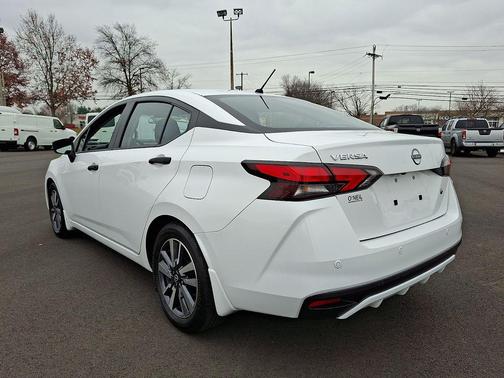 2023 Nissan Versa 1.6 S