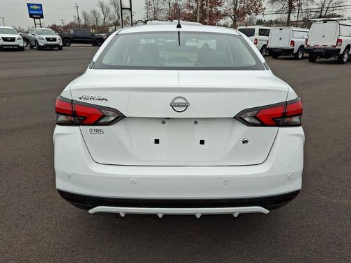 2023 Nissan Versa 1.6 S