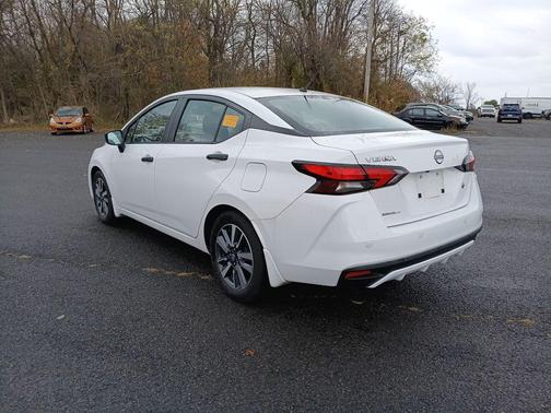 2023 Nissan Versa 1.6 S