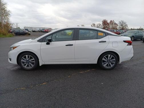 2023 Nissan Versa 1.6 S