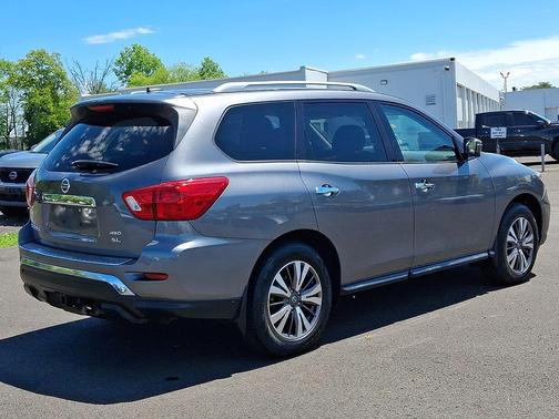 Gun Metallic 2017 Nissan Pathfinder SL