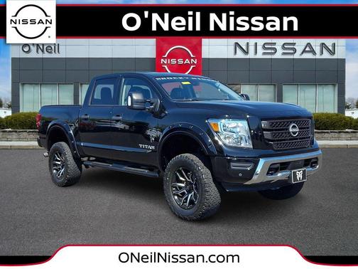 Super Black 2023 Nissan Titan SV