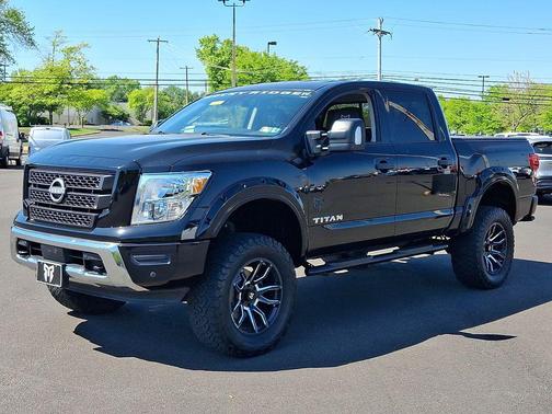 Super Black 2023 Nissan Titan SV