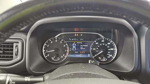 2023 Nissan Titan SV