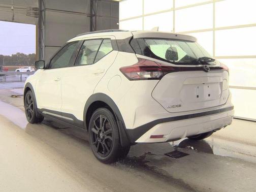 Fresh Powder 2023 Nissan Kicks SR