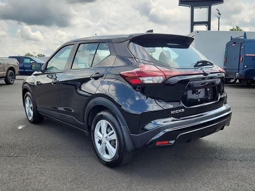 2022 Nissan Kicks S