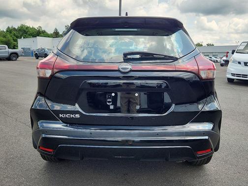 2022 Nissan Kicks S