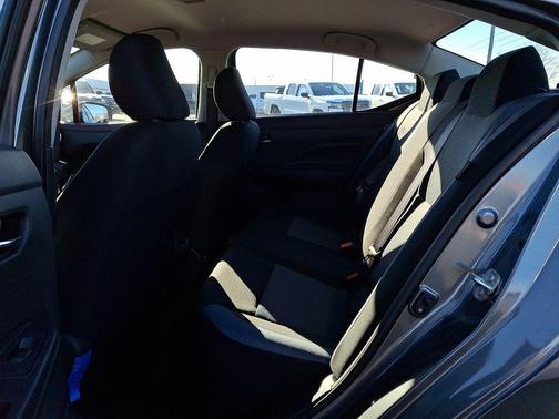 Gun Metallic 2025 Nissan Versa 1.6 SV
