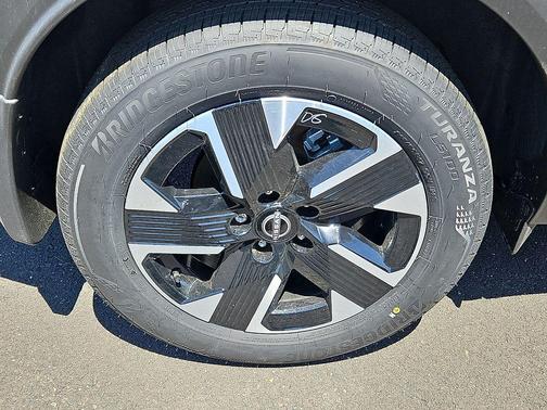 Gun Metallic 2026 Nissan Kicks SV