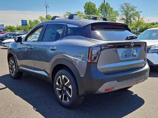 Gun Metallic 2026 Nissan Kicks SV